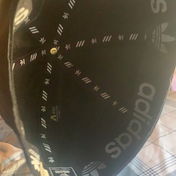 Adidas Hat 🧢 - Picture 2 of 2